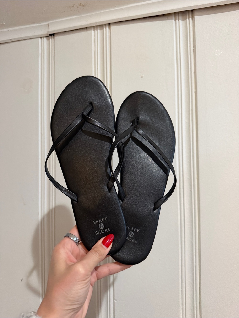 Shade & Shore Black Minimalist Strappy Sandals